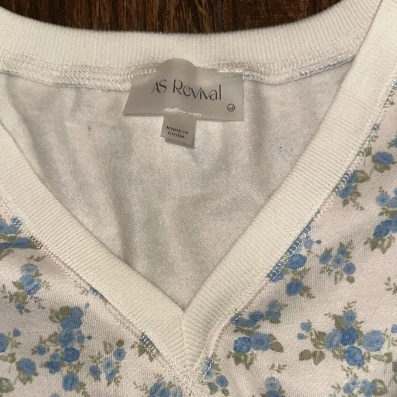 AS Revival Blue Floral Cropped Sweatshirt Top NWT Cottagecore - Picture 3 of 5